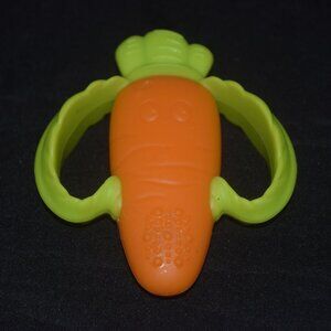 Lil' Nibbles Textured Carrot Teether™